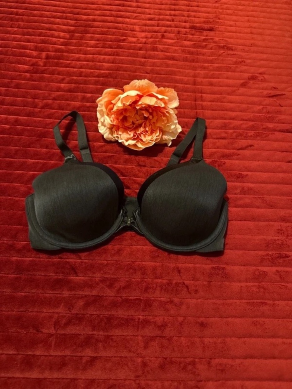 Vanity Fair Black Illumination Bra with Rhinestone Center Size 34D